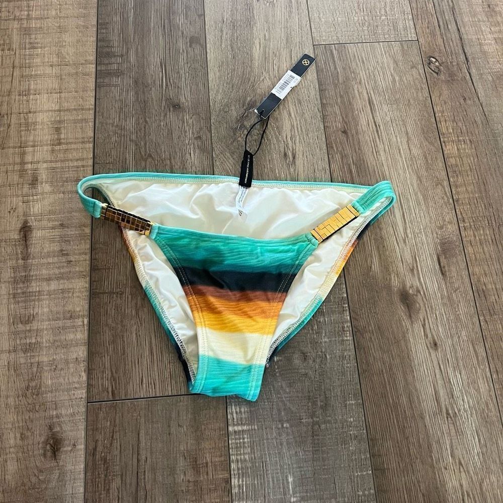 ViX Delta Detail Hipster Cut
Stripped Bikini Bottom Multi Color
Swimwear Size S